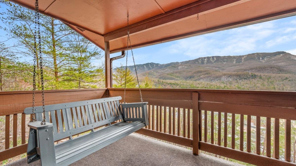 Serenity in the Smokies is a gorgeous condo near the Hilton Bent Creek Golf Club. It boasts space, solitude, and epic mountain views!