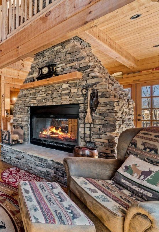Cozy Cub Hideaway is in the Cobbly Nob area of Gatlinburg, TN, near the Greenbrier entrance to Great Smoky Mountains National Park.