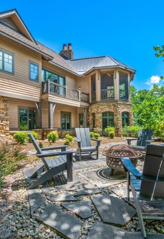 Wood Fern Lodge, a Gatlinburg rental cabin in the Norton Creek neighborhood, boasts luxury and amenities galore!